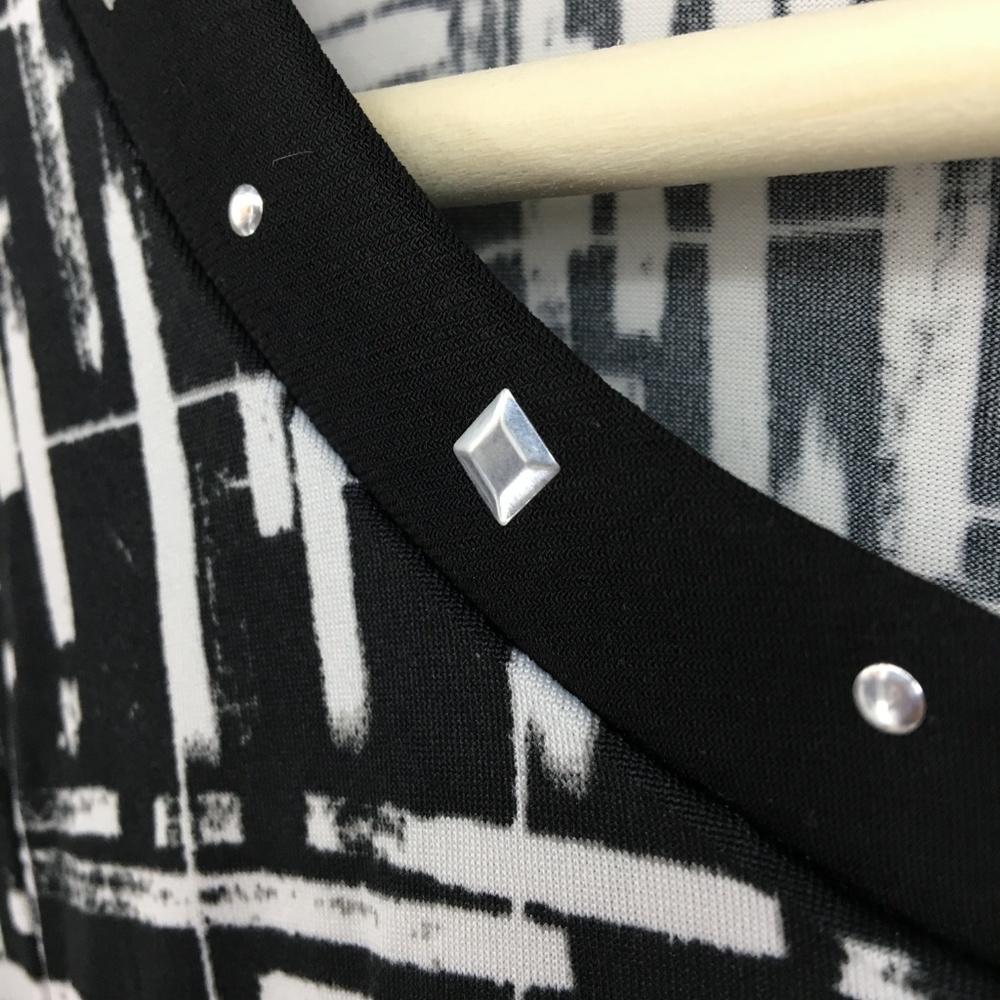 Ny Collection Scoop Neck Embellished Neck Line Top - Picture 6 of 7